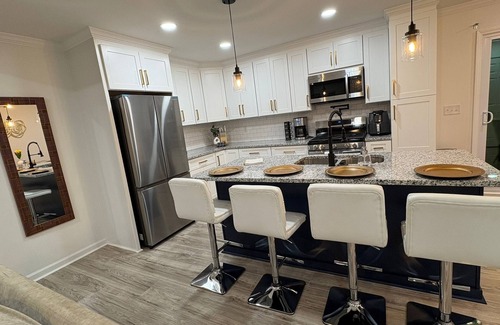 Atlanta House | Tremendous 4-bedroom house in Atlanta close to everything, 20 min from Airport