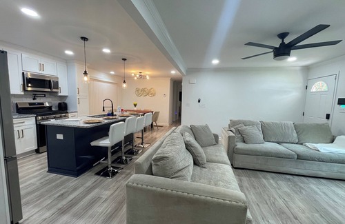 Atlanta House | Tremendous 4-bedroom house in Atlanta close to everything, 20 min from Airport