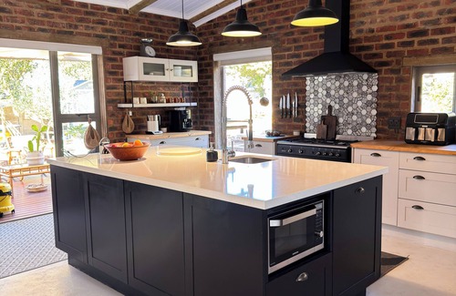 Still Bay House | Tremendous family-pet friendly, Stilbaai home