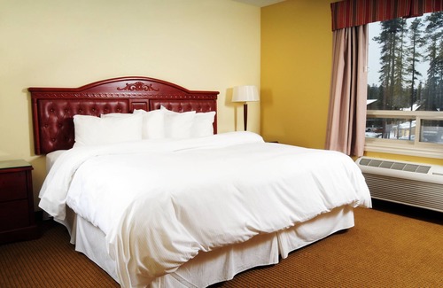 Tumbler Ridge Hotel | Trend Mountain Hotel & Conference Centre