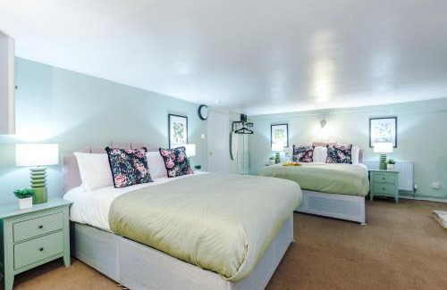 Leamington Spa Apartment | Trendway Villa - Free Parking, Amazon Prime, WiFi, Town Centre