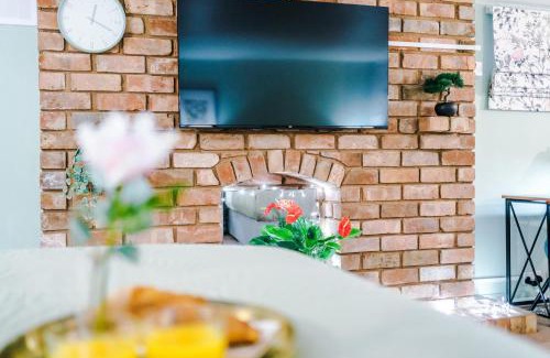 Leamington Spa Apartment | Trendway Villa - Free Parking, Amazon Prime, WiFi, Town Centre