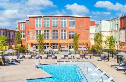Judson Apartment | Trendy 1-bedroom apartment with a pool