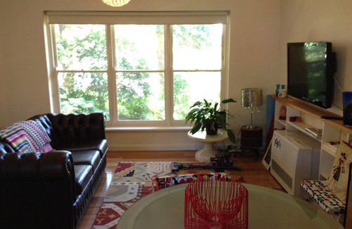 Toorak Apartment | Trendy 1 bedroom apartment within walking distance of Melb's best attractions.