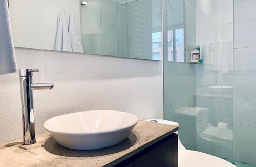 Antiguo Country Apartment | Trendy 1BR in Luxury Building, Parque Virrey