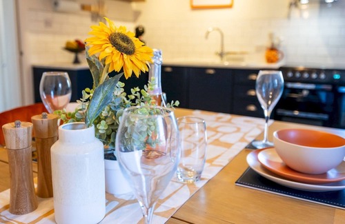 Shrewsbury Apartment | Trendy 2-bed escape in prime central location | Pass the Keys