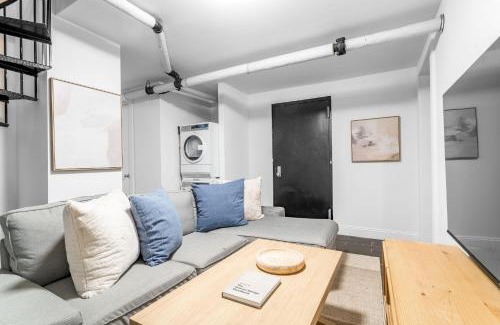 Chelsea Apartment | Trendy 3Bedroom 2Bath Escape Near Hudson River Park & The High Line