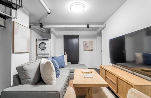 Chelsea Apartment | Trendy 3Bedroom 2Bath Escape Near Hudson River Park & The High Line
