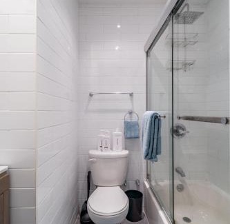 Chelsea Apartment | Trendy 3Bedroom 2Bath Escape Near Hudson River Park & The High Line