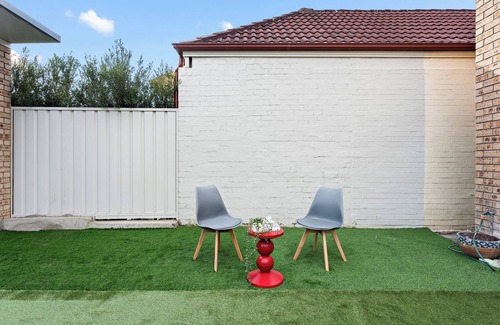 Petersham North House | Trendy 4BR Petersham Stay Steps from Top Cafés