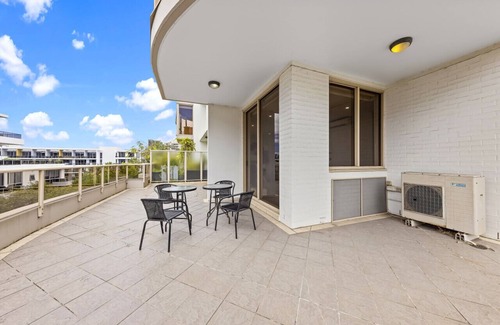 Waterloo Apartment | Trendy and Comfy Stay in Waterloo