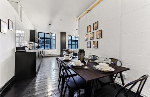 Victoria Apartment | Trendy and Eccentric Flat in Hackney