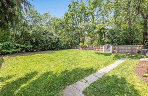 Ann Arbor House | Trendy Ann Arbor Boho Chic Ranch (30 day min)