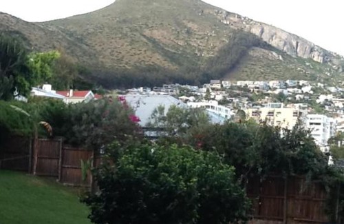 Fresnaye Apartment | Trendy apartment in Fresnaye Cape Town