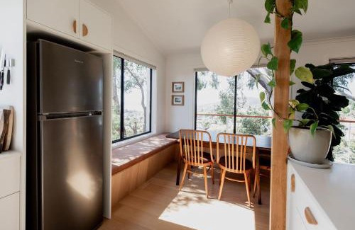 West Hobart Apartment | Trendy apartment in the heart of West Hobart