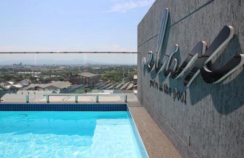 Observatory Apartment | Trendy Bachelor Pad Free Parking Rooftop Pool