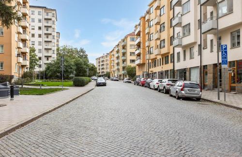 Ladugardsgardet Apartment | Trendy & Central Stockholm Apt