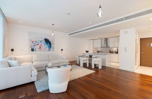 Al Wasl Apartment | Trendy City Walk Living w/Pool View Balcony