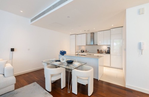 Al Wasl Apartment | Trendy City Walk Living w/Pool View Balcony