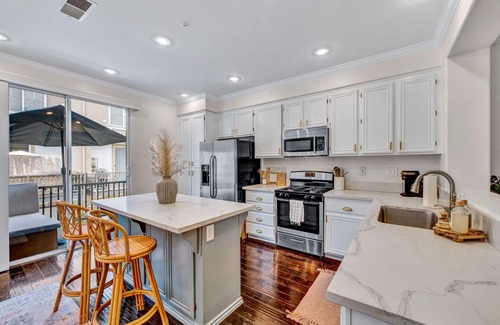 Aliso Viejo House | Trendy Coastal Townhome - Centrally Located!