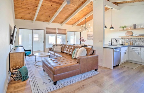 Cottonwood Cottage | Trendy Digs w/Yard Games, Fire Pit & Grill!