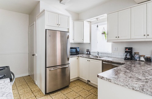 Hamilton Apartment | Trendy Downtown Apt near Bayfront | FirstOntario | Go Train