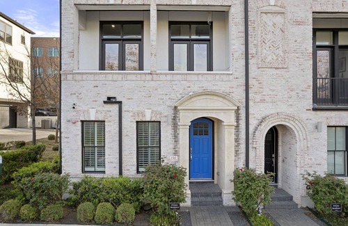 Swede Hill House | Trendy East Austin Townhouse. 4-Stories - Close to Downtown, Bars & Restaurants!