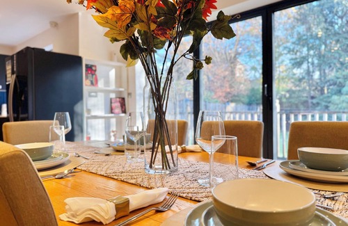 Barnhill Apartment | Trendy En-suite 30min to Central London & Parking