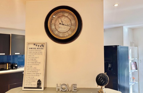 Barnhill Apartment | Trendy En-suite 30min to Central London & Parking
