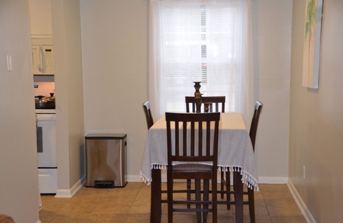 Enterprise Apartment | Trendy Escape