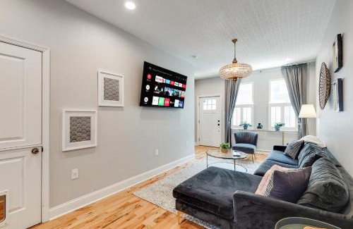 Fairmount Apartment | Trendy Fairmount Gem-5 star Location, Roof Deck, PARKING, GR8 for FAMILIES