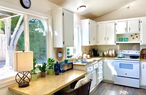 Solvang Other | Trendy Farmstead! 5 minutes to downtown Solvang!