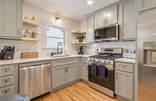 Turner Park House | Trendy In Tulsa|KS Bed|Near Expo/Downtown/TU