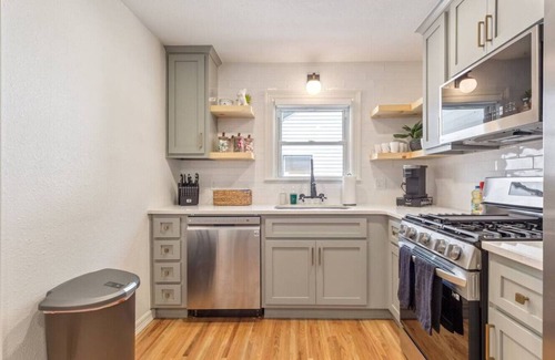 Turner Park House | Trendy In Tulsa|KS Bed|Near Expo/Downtown/TU