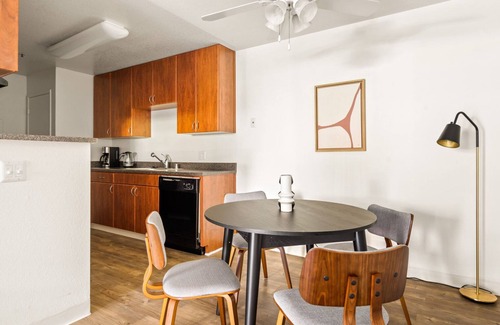 Shoreline West Apartment | Trendy Mountain View 1BR w/Pool & Gym, nr Safeway, by Blueground