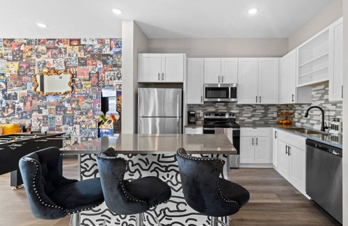 South Nashville Apartment | Trendy Oasis: 8 Min to Broadway w/Arcade!