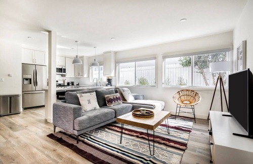Redondo Beach Apartment | Trendy Redondo Beach 2BR, nr Pier, Beach & Restaurants, by Blueground