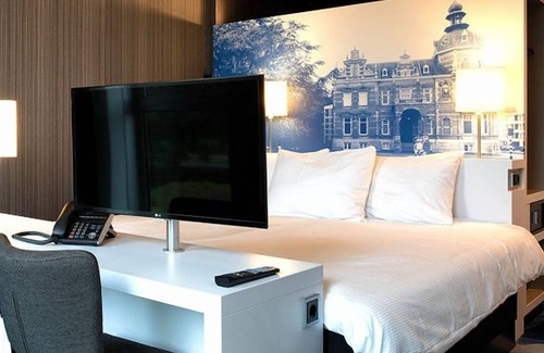 Oss Hotel | Trendy Room for Food Enthusiasts - Central Culinary Haven