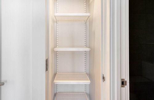 Telegraph Hill Apartment | Trendy South Boston 2BR w/ Gym & W/D, nr Carson Beach, by Blueground