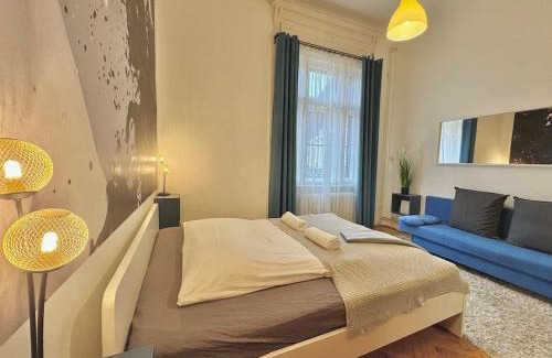Csarnok negyed Apartment | Trendy spacious, parking, downtown, ruin pubs!