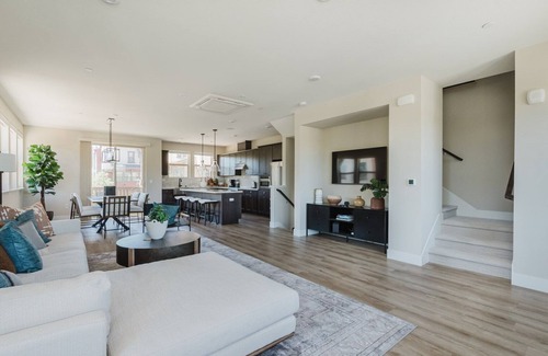 Sunnyvale House | Trendy Sunnyvale 3BR w/Parking & W/D, nr Groceries, by Blueground