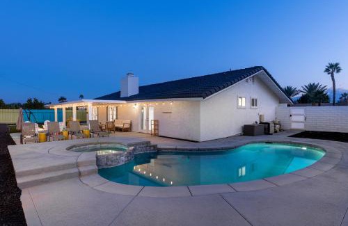 Desert Park Estates House | Tres Palmeras Hideaway by ACME House Company