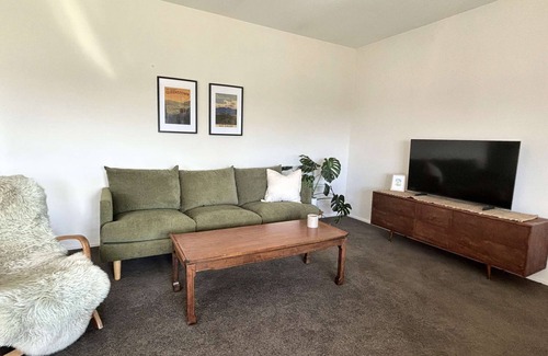 Blenheim Apartment | Tresco Apartments: Luxury 2 Bedroom Apartment with Garden View