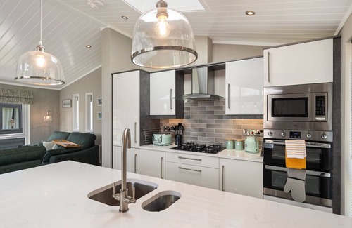 Penally Ski Chalet | Trevelyn - Luxury Lodge, Hot Tub, Close to Beach