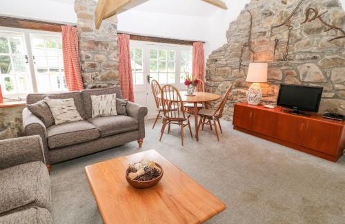 Lower Trengale House | Treverbyn Smithy
