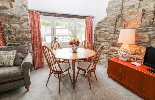 Lower Trengale House | Treverbyn Smithy