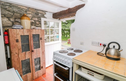 Lower Trengale Cottage | TREVERBYN SMITHY, pet friendly, character holiday cottage in St Neot