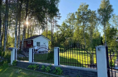 Rimbo Villa | Trevlig stuga med uteplats