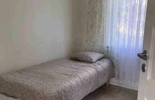 Rimbo Villa | Trevlig stuga med uteplats
