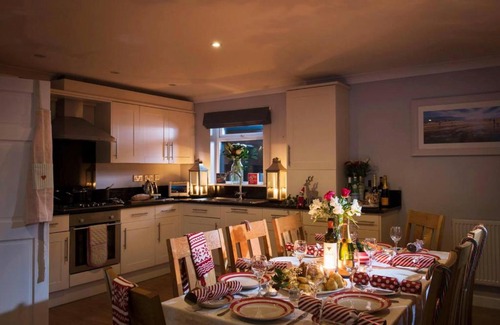 Winnard's Perch House | Trevone House with Hot Tub on Retallack Resort